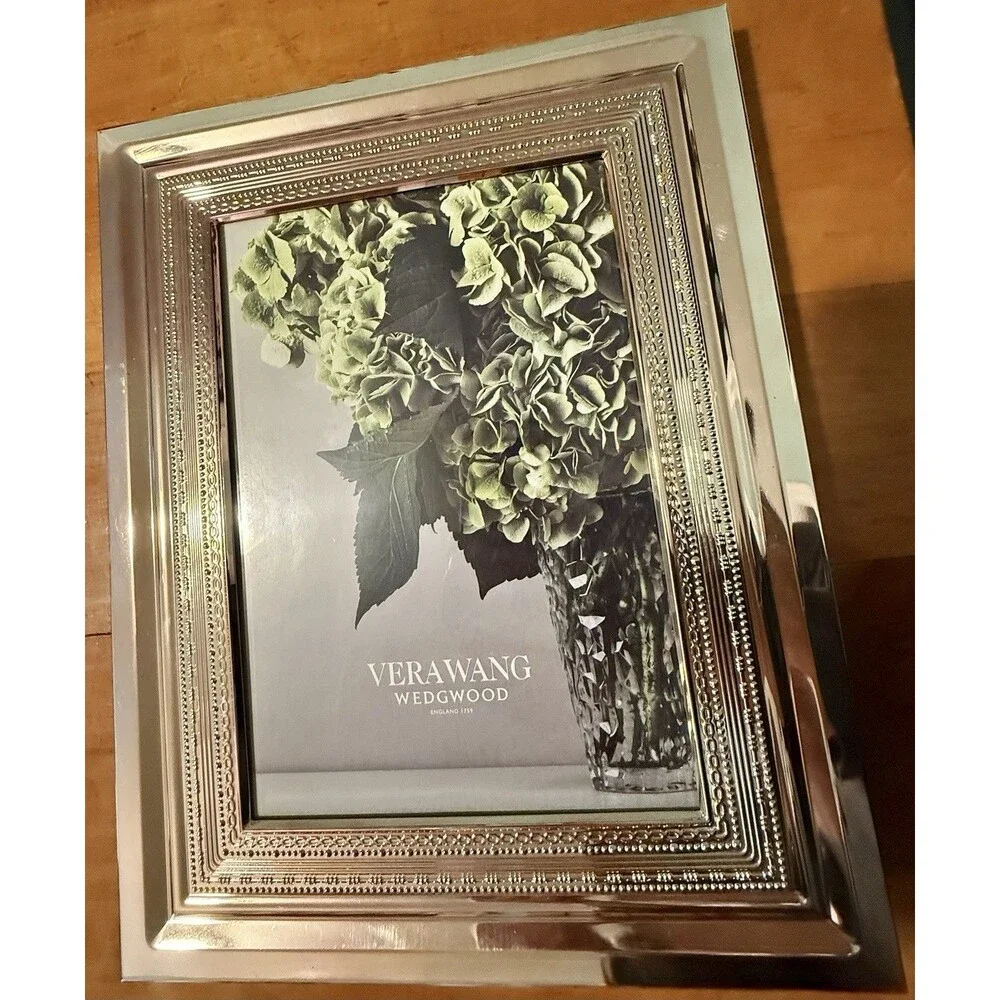 Vera Wang Wedgwood With Love 8x10 Silver Plated Photo Picture Frame Interlocking